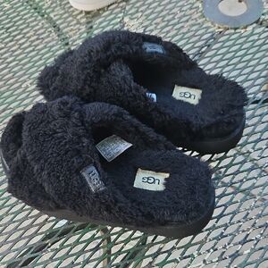 UGG Black Cozy Slippers with Plush Shearling